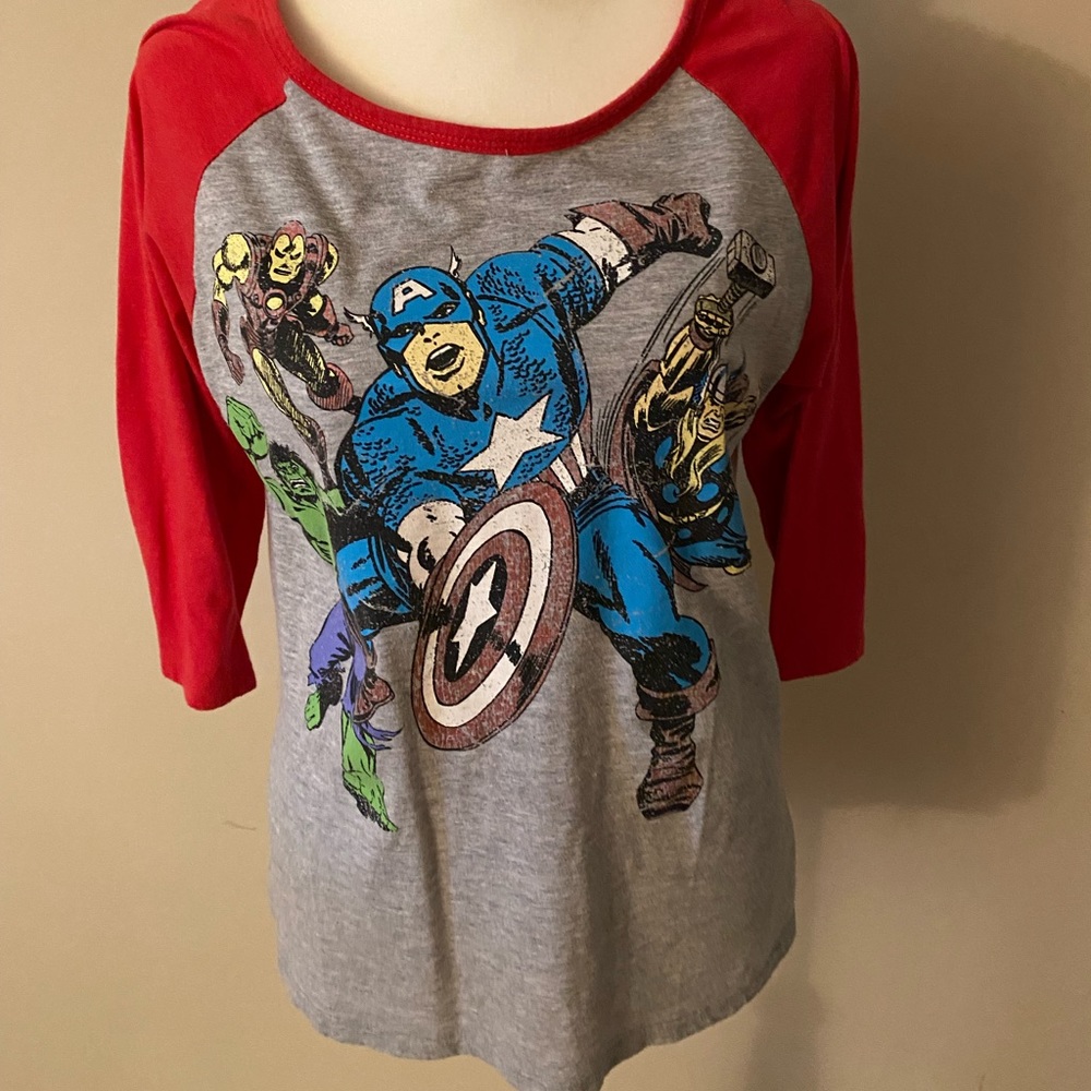MARVEL quarter length t shirt